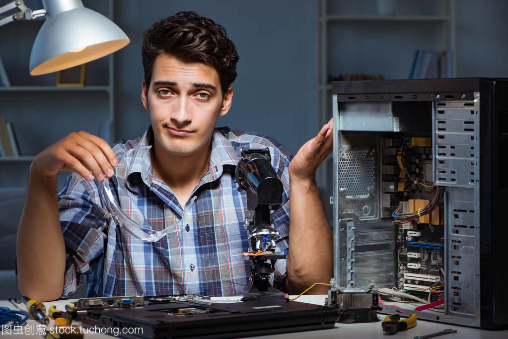 顯微鏡下的精工細(xì)作 現(xiàn)代計算機維修中顯微鏡的應(yīng)用與挑戰(zhàn)