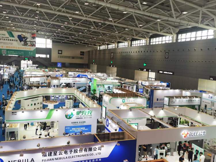液冷超充引領變革 電容器及配套設備在充電樁黃金賽道中的核心機遇